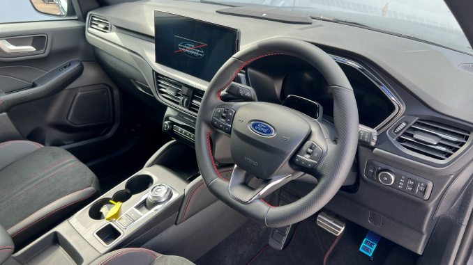 Ford Kuga 2.5 FHEV ST-Line X Black Package 5dr CVT Hybrid Estate - Image 11